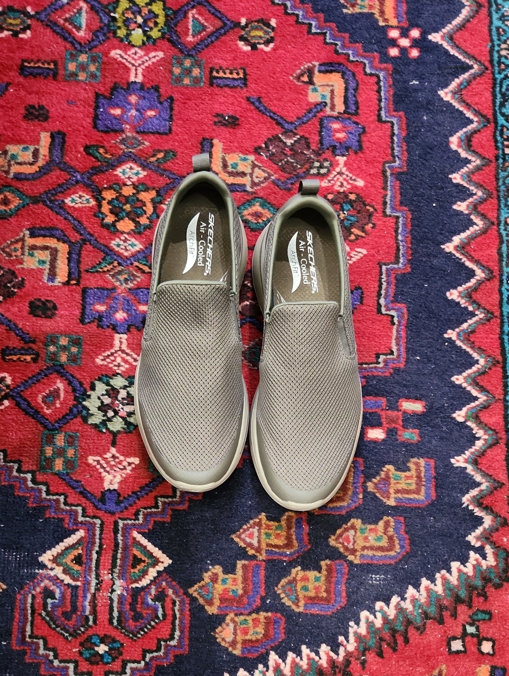 10.5 Men's Size 10.5 Air Cooled Archfit Slip On Sketchers.